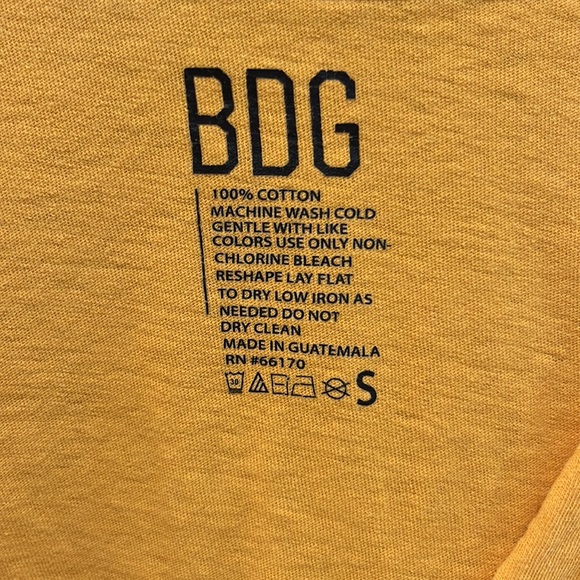 Urban Outfitters Cropped V-neck - Picture 3 of 3